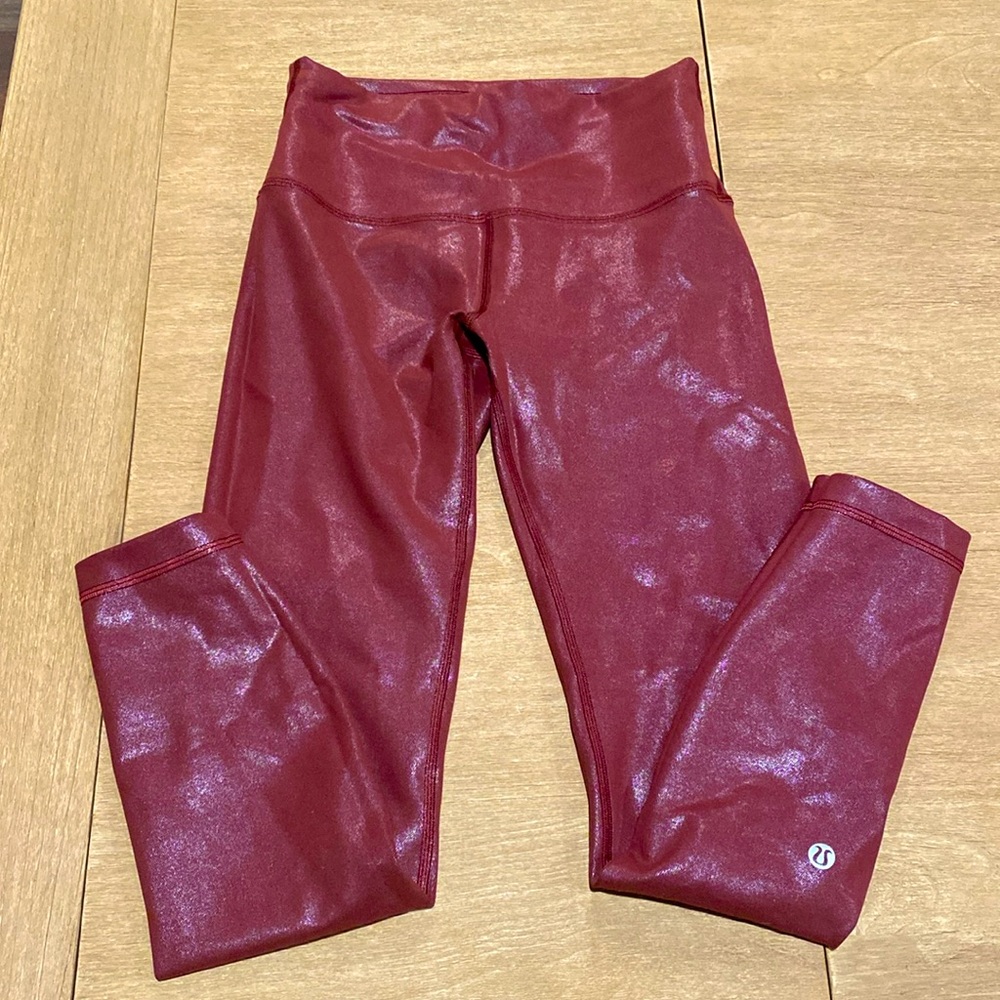 Lululemon Wunder Train High-Rise Tight 25" *Foil
Radiate Foil Print Red Merlot